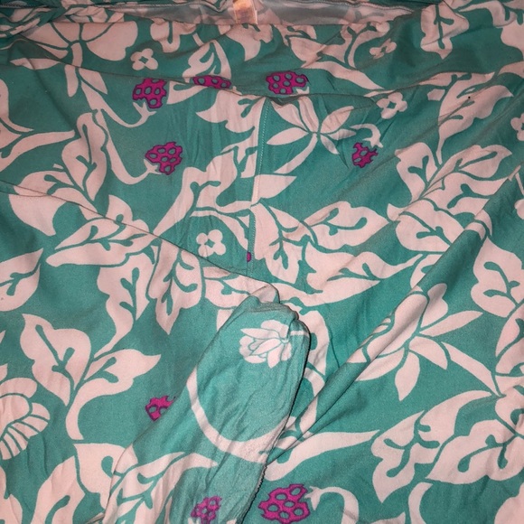 Lularoe TC2 strawberry fields leggings - Picture 3 of 6